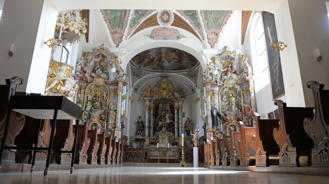 Die Kirche St. Georg im Stadtteil Bogenhausen in München  | Bildquelle: picture-alliance/dpa