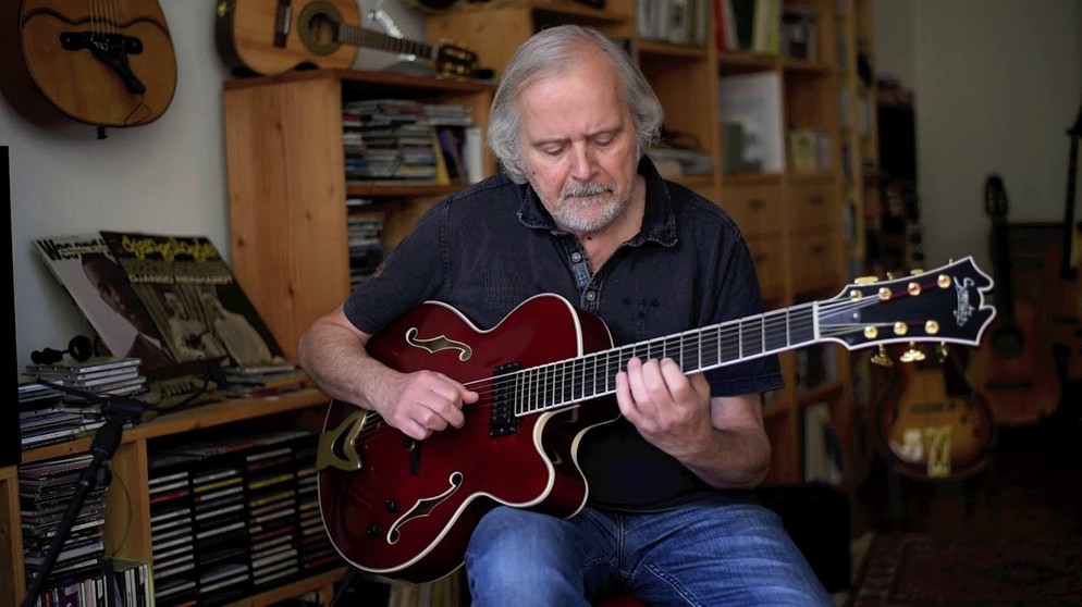 Solo Jazz Guitar - All of me - Helmut Nieberle | Bildquelle: sevenstring (via YouTube)