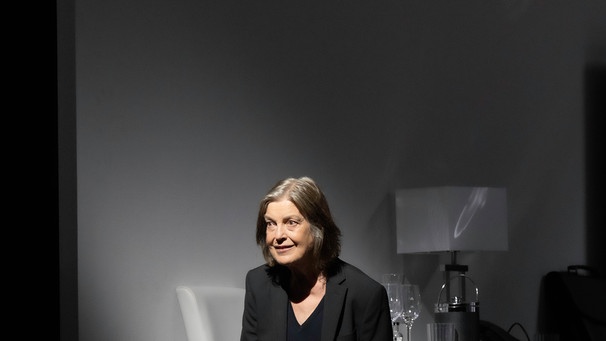 Angela Winkler in "Hotel Metamorphosis" | Bild: © SF/Monika Rittershaus