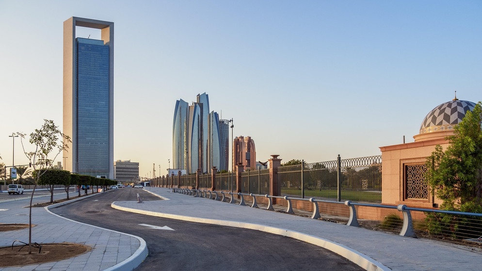 Etihad Towers, Abu Dhabi, Vereinigte Arabische Emirate | Bildquelle: picture alliance/imageBROKER, Karol Kozlowski