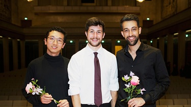 Preisträger im Fach Kontrabass beim ARD-Musikwettbewerb 2023: Hongyiu Thomas Lai (2. Preis), Gabriel Polinsky (1. Preis), José Trigo (3. Preis) | Bild: Daniel Delang