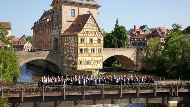Die Bamberger Symphoniker vor dem Historischen Rathaus | Bildquelle: Andreas Herzau