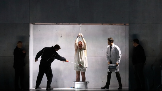 Szene aus der Oper "Die Teufel von Loudun" an der Bayerischen Staatsoper, 2022 | Bildquelle: Wilfried Hösl