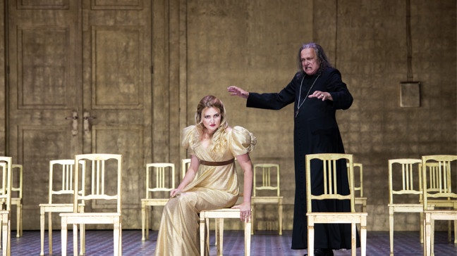 Kritik – "Boris Godunow" am Opernhaus Zürich: Monumentale Oper mit  technischem Kniff | News und Kritik | BR-KLASSIK | Bayerischer Rundfunk