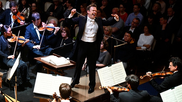 Daniel Harding, 2023, mit dem BRSO | Bild: picture alliance/dpa/CTK | Ondrej Deml
