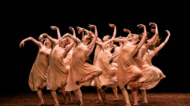 "Frühlingsopfer" von Pina Bausch mit dem Bayerischen Staatsballett, 2025  | Bild: © Serghei Gherciu