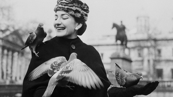 Maria Callas, Trafalgar Square, London, Feb. 4, 1957 | Bild: picture alliance / ASSOCIATED PRESS | Uncredited