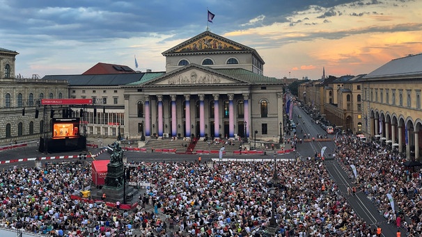 Event Oper für alle 2024 im Rahmen der Münchner Opernfestspiele im Nationaltheater mit der Live-Opernübertragung von Giacomo Puccinis Tosca auf dem Max-Joseph-Platz. München, 27.07.2024 | Bild: Wilfried Hösl