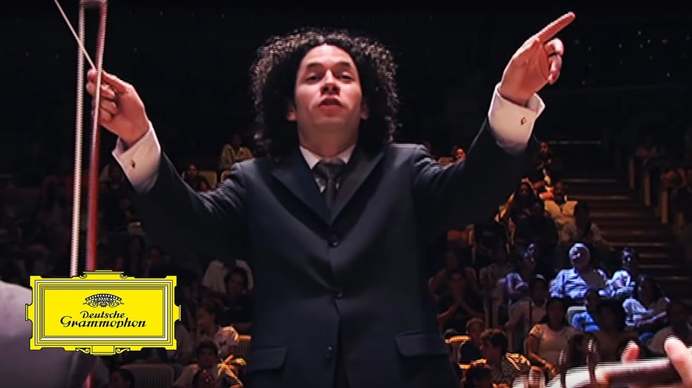 Gustavo Dudamel & Simon Bolivar Symphony Orchestra – Bernstein: West Side Story: Mambo | Bildquelle: Deutsche Grammophon - DG (via YouTube)