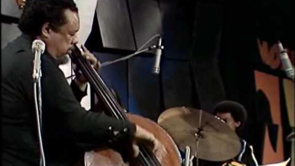 Charles Mingus - Devil's Blues - Live At Montreux (1975)  [1-12] | Bildquelle: Julio Cortázar (via YouTube)