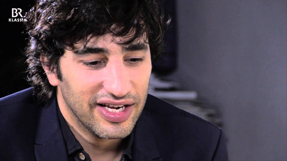 Avi Avital - Mandoline - U21 - Das Verhör // BR-KLASSIK | Bildquelle: Bayerischer Rundfunk (via YouTube)