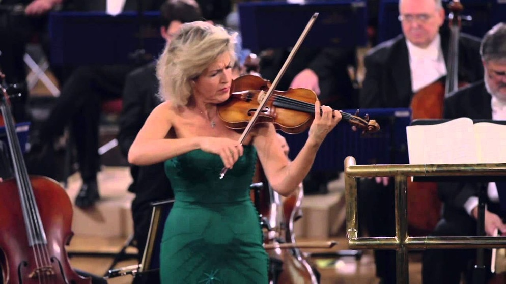 Anne-Sophie Mutter performs Bach | Bildquelle: Oxford Philharmonic Orchestra (via YouTube)