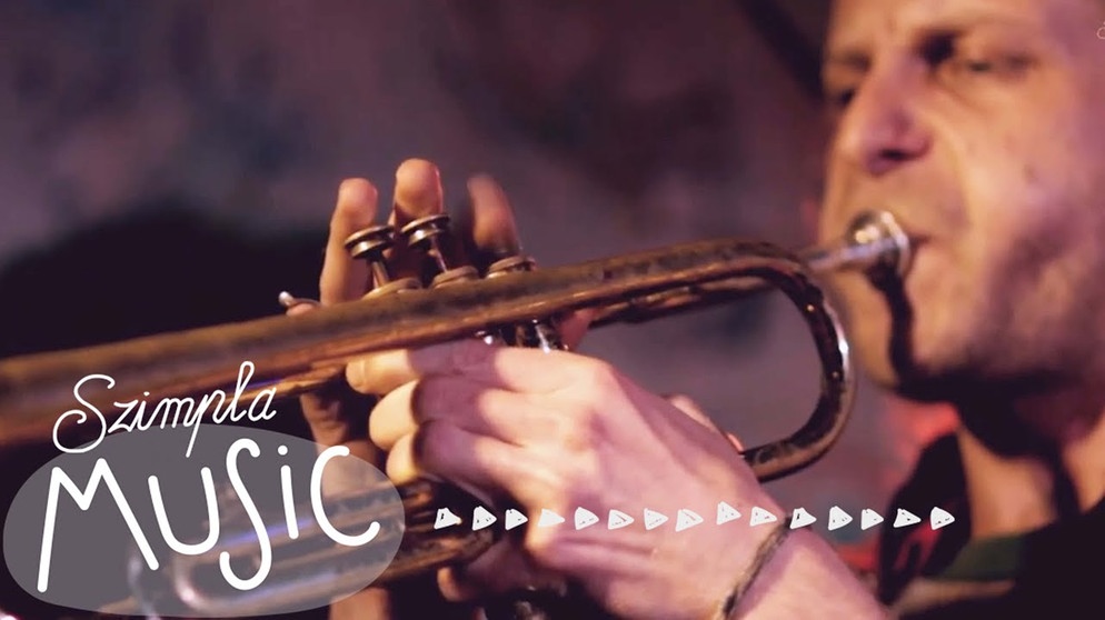 Embryo - BESH (Marja Burchard) @szimplakert | Bildquelle: Szimpla Kert (via YouTube)