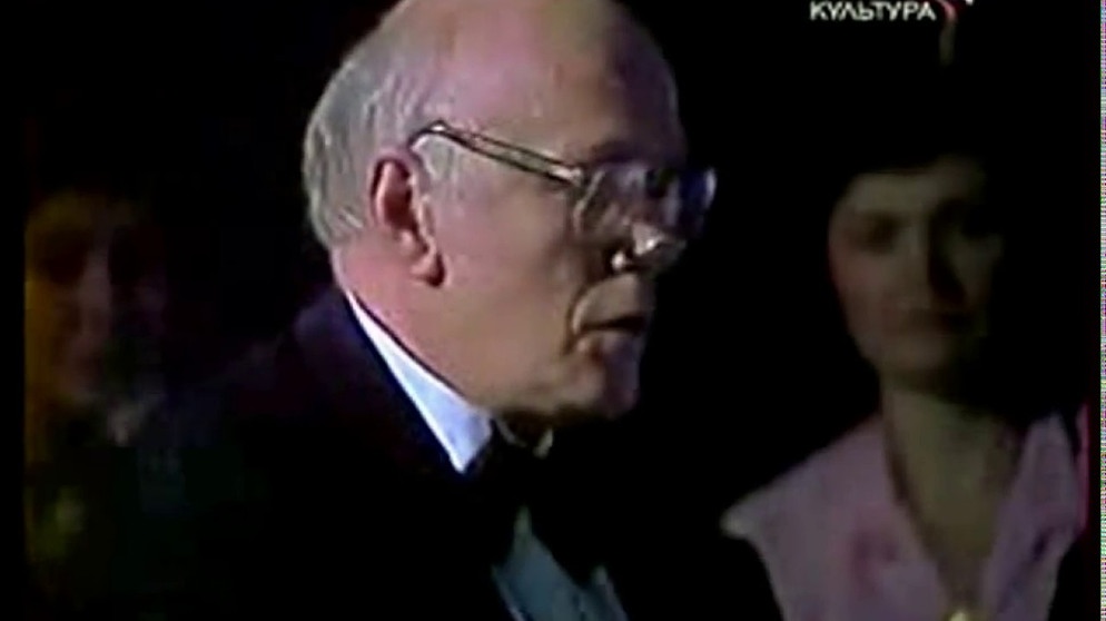 DER PIANIST SVIATOSLAV RICHTER SPIELT ZWEI PAGANINI-ETÜDEN VON ROBERT SCHUMANN | Bildquelle: berlinzerberus (via YouTube)