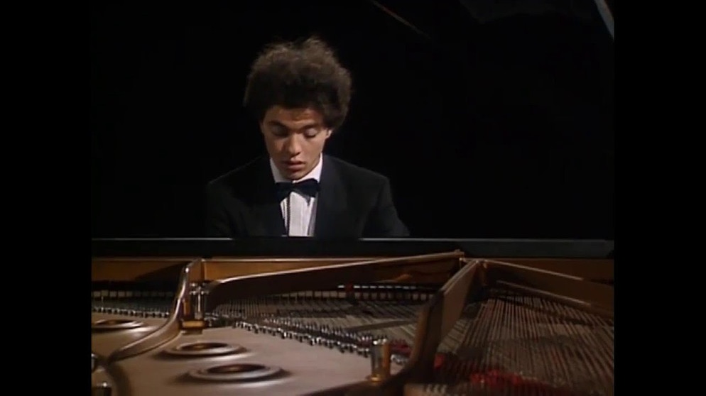 Schubert/Liszt - Auf dem Wasser zu singen - Evgeny Kissin | Bildquelle: Vladivostok 1969 (via YouTube)