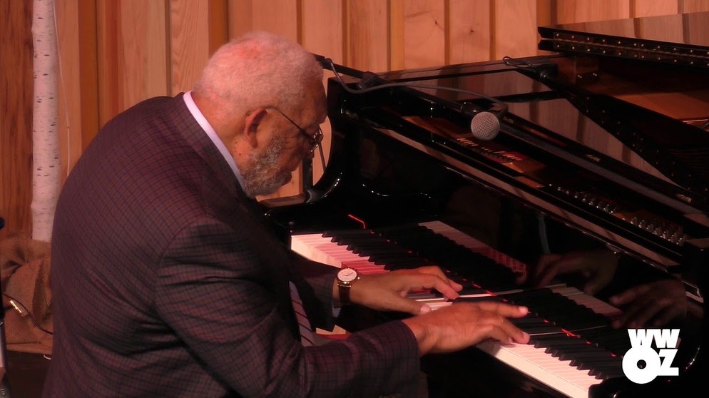 Ellis Marsalis at the New Orleans Jazz & Heritage Center | Bildquelle: wwozneworleans (via YouTube)