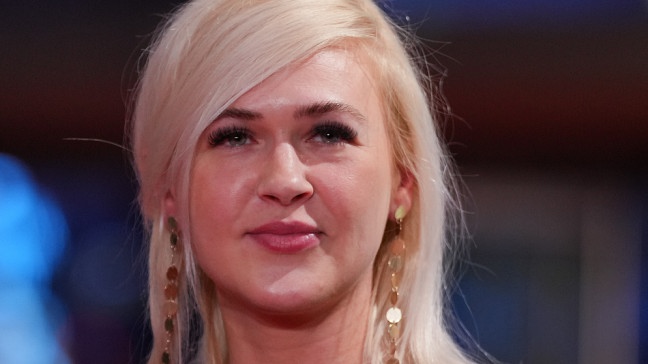 Filmkomponistin Dascha Dauenhauer während der Preisverleihung der Abschlussgala im Berlinale Palast bei den 75. Internationalen Filmfestspielen im Februar 2025 | Bildquelle: picture alliance/dpa | Soeren Stache