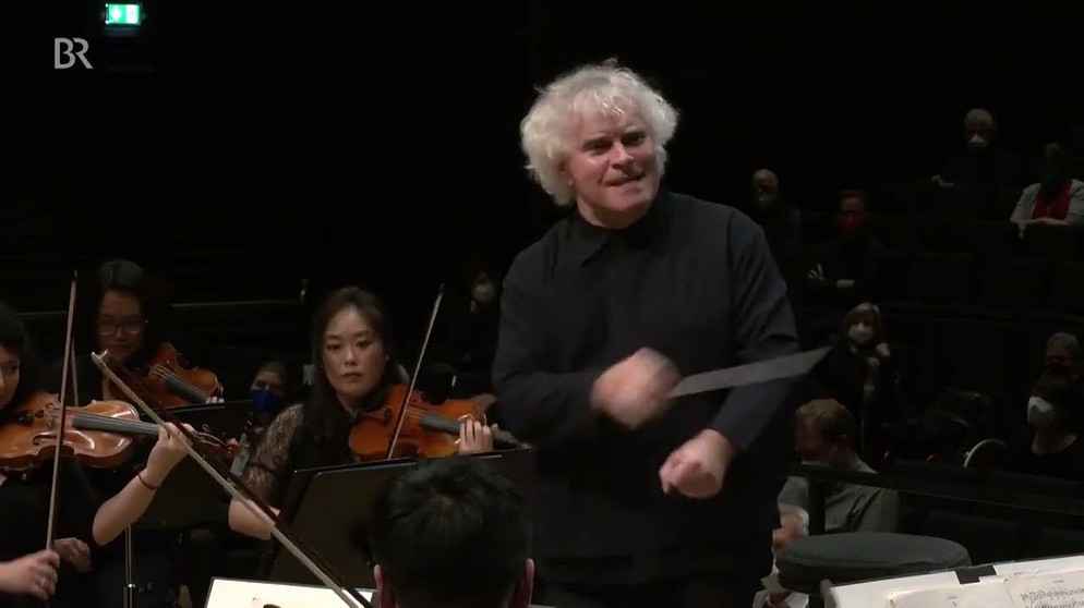 Simon Rattle conducts Mahler Symphony No. 9 with the BRSO | Bildquelle: BR- KLASSIK LABEL (via YouTube)