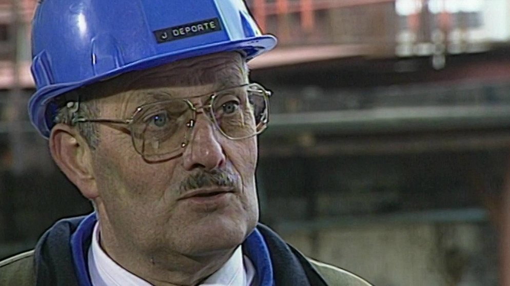 Vorarbeiter Jacques erzählt auf der Werft von seinem Beruf. | Bildquelle: BR