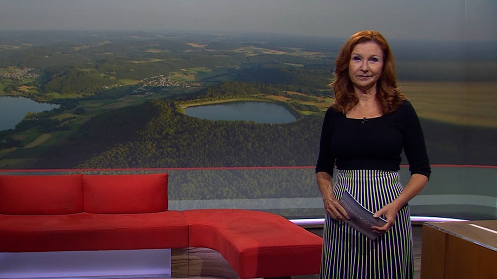 Karin Schubert moderiert die Frankenschau aktuell vom 2. Juli | Bildquelle: BR
