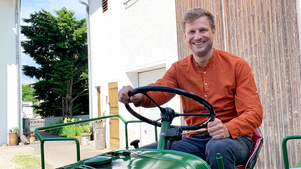 "Unser Land"-Moderator Florian Kienast | Bildquelle: BR/Tobias Betz