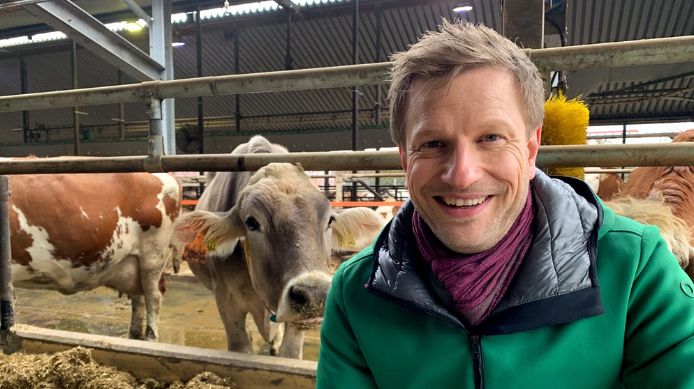 "Unser Land"-Moderator Florian Kienast | Bildquelle: BR / Jutta Schilcher