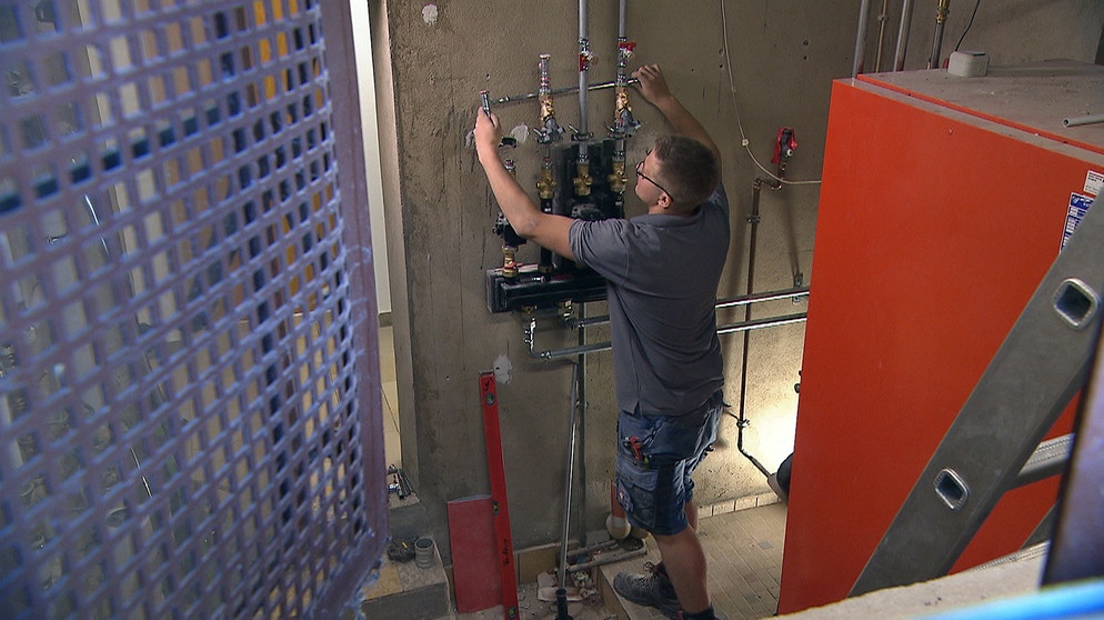 Anlagenmechaniker/-in für Sanitär- und Heizungstechnik | Bildquelle: BR
