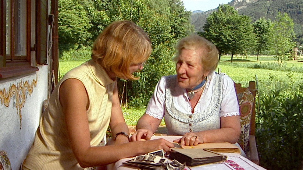 Aus dem Film "Annamierl Zuckerschnierl - Aus dem Leben meiner Mutter" von Sylvia von Miller, 2003 | Bildquelle: BR/Andreas Weiß, Hans Albrecht Lusznat