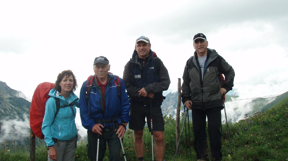 Familie Epple-Waigel auf dem Weg zur Rappenseehütte. | Bildquelle: BR