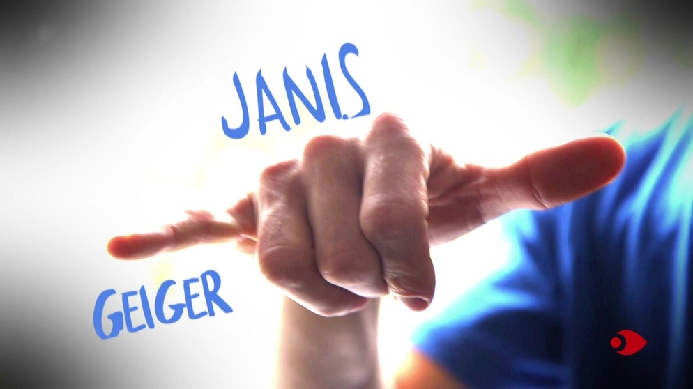 Gebärdensprachname von Janis mit Texteinblendung | Bildquelle: BR Fernsehen