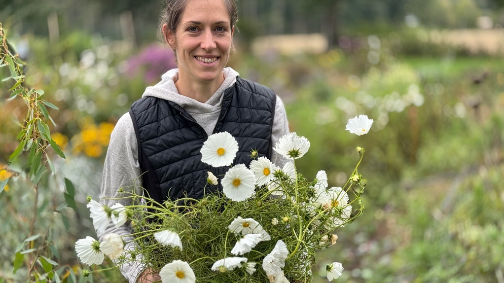 Blühende Äcker: Blumenbäuerin Elisabeth Rehrl | Bildquelle: BR/Julia Seidl