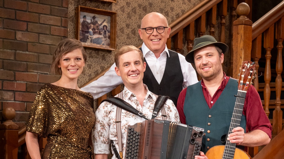 Satirische Einblicke gewährt die Großstadt Boazn in den Brettl-Spitzen 33 - Pure Lebenslust. | Bildquelle: BR 2024/Peter Krivograd