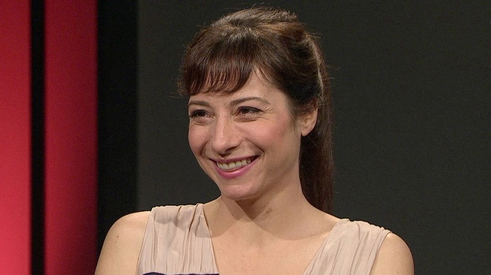 Nina Sonnenberg (Rapperin, Musikerin und Moderatorin). Honorarfrei lediglich für Ankündigungen und Veröffentlichungen im Zusammenhang mit obiger BR-Sendung bei Nennung: "Bild: BR". Nutzung im Social Media-Bereich, sowie inhaltlich andere Verwendungen nur nach vorheriger schriftlicher Vereinbarung mit dem BR-Bildarchiv, Tel. 089 / 5900 10580, Fax 089 / 5900 10585, Mail Pressestelle.foto@br.de | Bildquelle: Honorarfrei lediglich für Ankündigungen und Veröffentlichungen im Zusammenhang mit obiger BR-Sendung bei Nennung: "Bild: BR". Nutzung im Social Media-Bereich, sowie inhaltlich andere Verwendungen nur nach vorheriger schriftlicher Vereinbarung mit dem BR-Bildarchiv, Tel. 089 / 5900 10580, Fax 089 / 5900 10585, Mail Pressestelle.foto@br.de