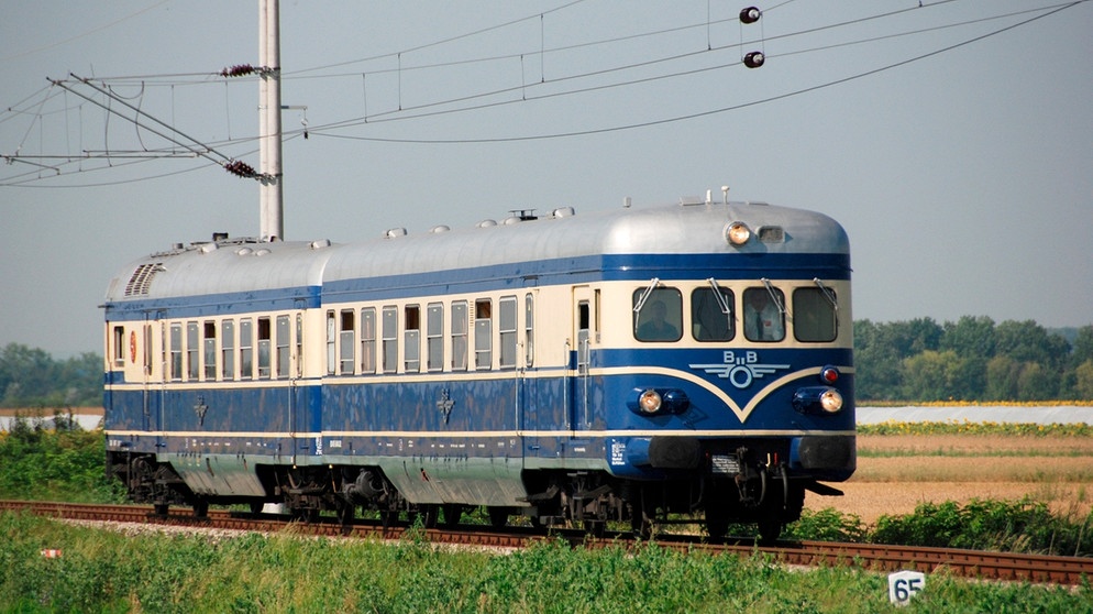Der Blaue Blitz, der einstige Stolz der Österreichischen Bundesbahnen, viele Jahre gehörte er in Sopron zum gewohnten Bild. | Bildquelle: BR/SWR/Harald Kirchner