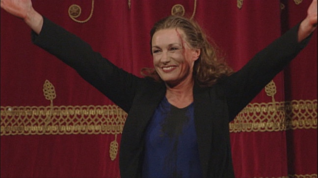 Waltraud Meier, als „Isolde“ in der Inszenierung der Mailänder Scala von Patrice Chéreau 2007, nimmt nach der Vorstellung den Applaus des Publikums entgegen. | Bildquelle: BR