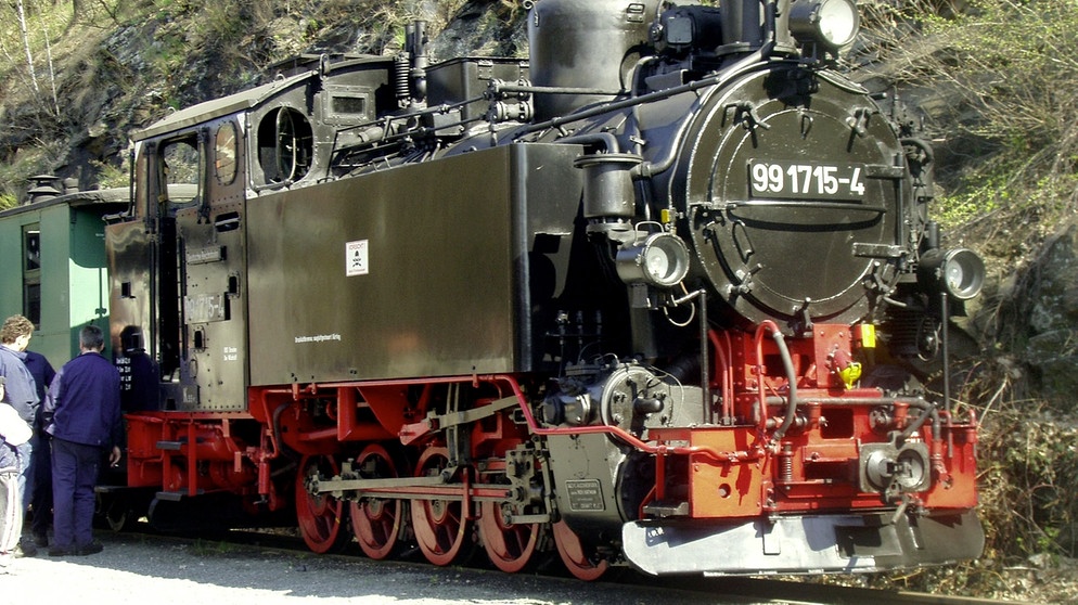 In Eisenbahn-Romantik dreht sich heute alles um diese 8,66 m lange Lok, die VI K, die unter Eisenbahn-Freunden längst Kultstatus erreicht hat. | Bildquelle: BR/SWR