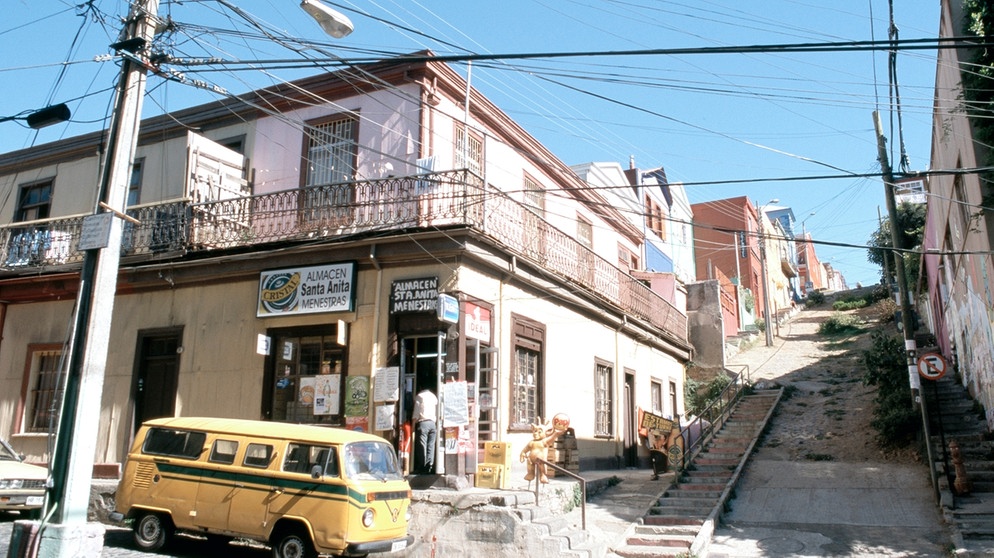 Valparaiso: Straßenansicht und Architektur. | Bildquelle: BR/SWR/Romanowski