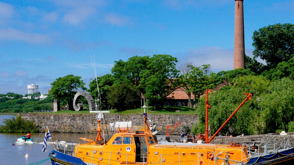 Hafen mit Blick auf die ehemalige Festung Bastión del Carmen, heute Theater und Kulturzentrum der Stadt. | Bildquelle: BR/SWR/Kreisel