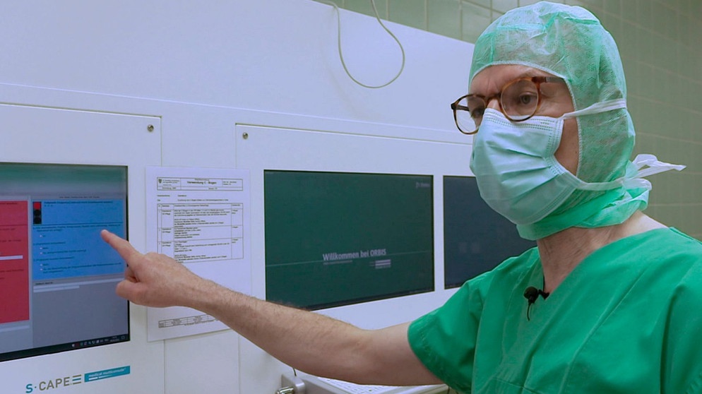 Um Fehler zu vermeiden verwendet das St. Marienkrankenhaus in Ludwigshafen Checklisten. | Bildquelle: BR/SWR