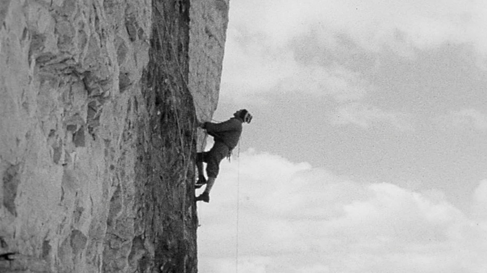 Wulf Scheffler in der Nordwand der westlichen Zinne. | Bildquelle: BR