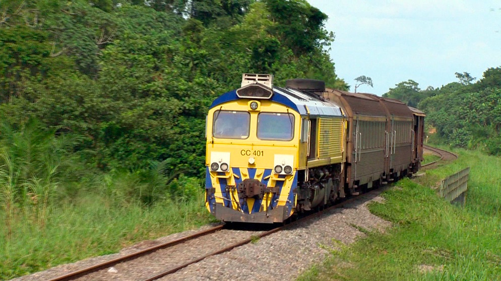 Tourizug mit einer EMD JT42CWR . | Bildquelle: BR/SWR