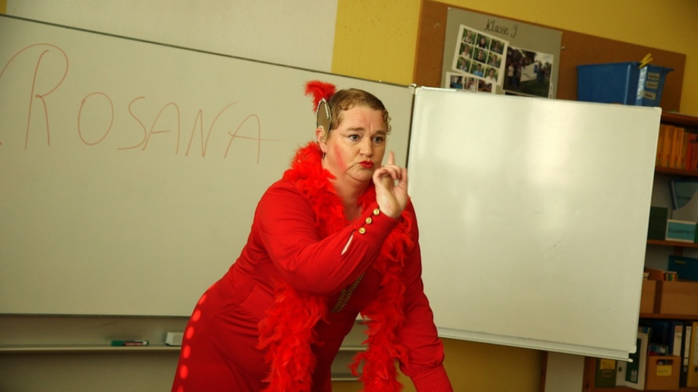 Moderatorin "Rosana" (alias Simone Lönne - eine Comedy-Kunstfigur). | Bildquelle: BR