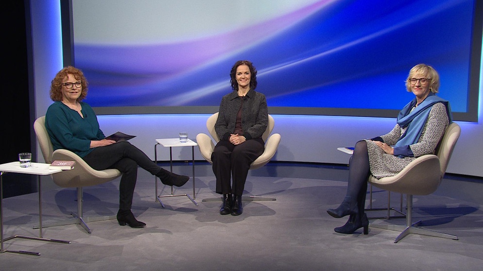 Moderatorin Christine Bergmann; Waltraud Eder, Vorstandsmitglied Bündnis ökonomische Bildung (BÖB); Dr. Birgit Happel, Soziologin, Finanzbildungsexpertin, Sachbuchautorin. | Bildquelle: BR