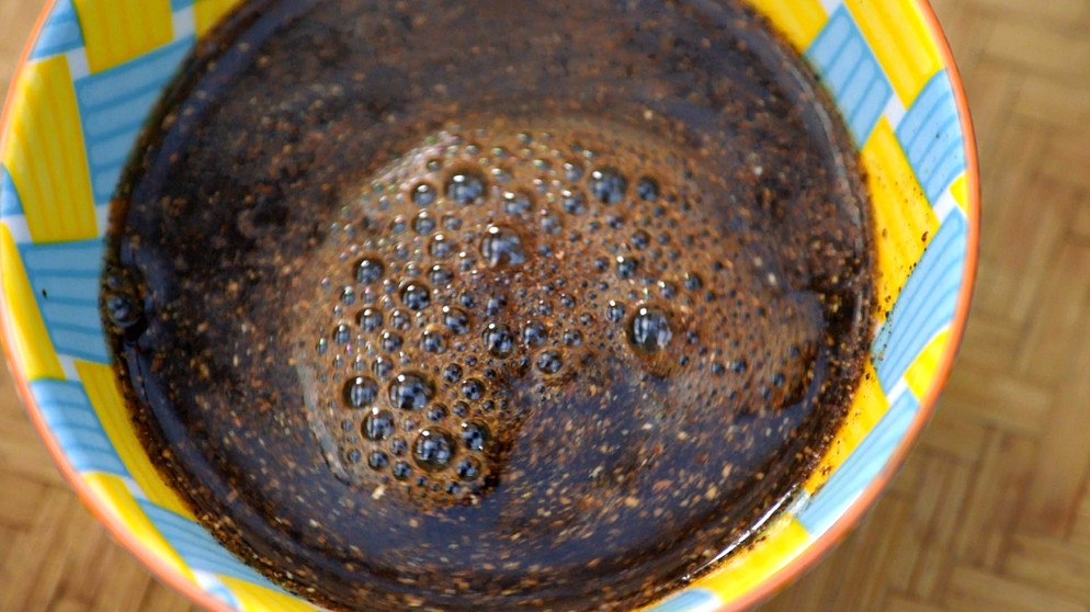 Kaffee aus Löwenzahn? Ob das wirklich schmeckt hat Harald Harazim für uns ausprobiert. | Bildquelle: BR
