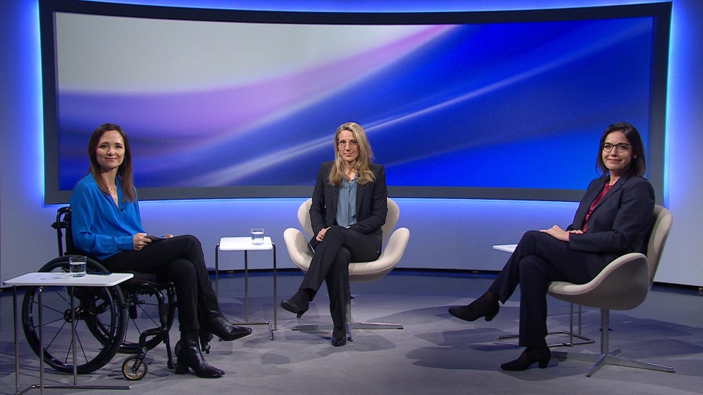 Mirjam Kottmann (li), PD Dr. Lisa Ann Gerdes, Oberärztin, Institut für Klinische Neuroimmunologie, LMU Klinikum München; Prof. Dr. Julia Seiderer-Nack, Fachärztin für Innere Medizin und Ernährungsmedizin, Autorin. | Bildquelle: BR
