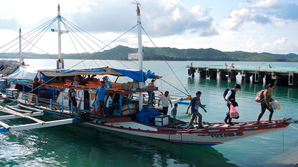 Banca-Boot-Fähren sind auf den Philippinen weit verbreitet. | Bildquelle: BR/SR/Peter Weinert