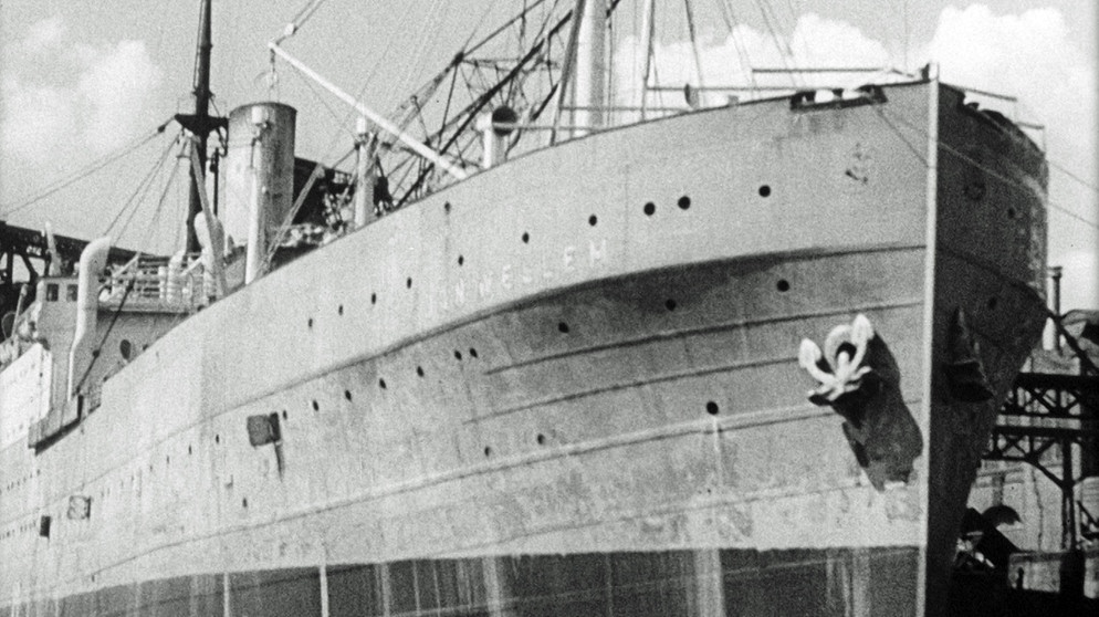 Seifenfabrikant Henkel lässt 1935 einen Frachter zu einem Walfangschiff umbauen und nennt es Jan Wellem. | Bildquelle: RB/Henkel