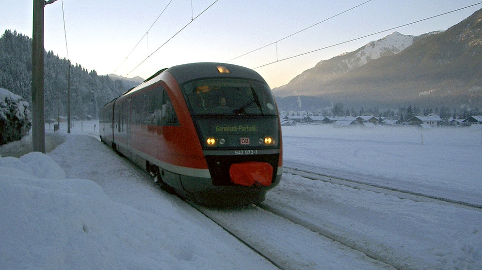 Die Außerfernbahn kurz vor Garmisch-Partenkirchen. | Bildquelle: BR/SWR/Alexander Schweitzer