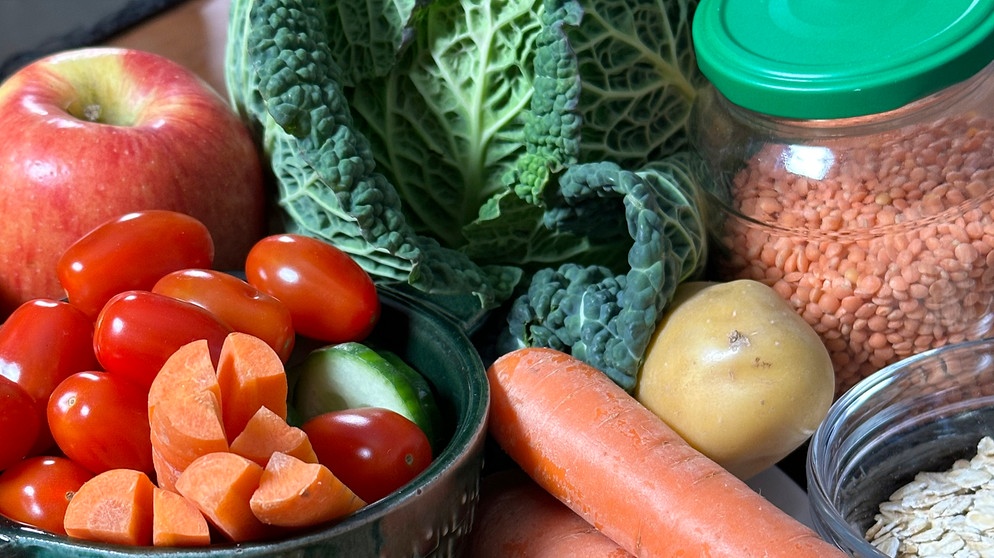 So viele Ballaststoffe pro Tag sollte man essen. | Bildquelle: HR