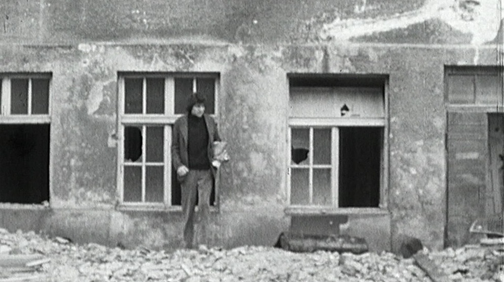 Der Gammler lebt kostenfrei im Abbruchhaus. | Bildquelle: BR